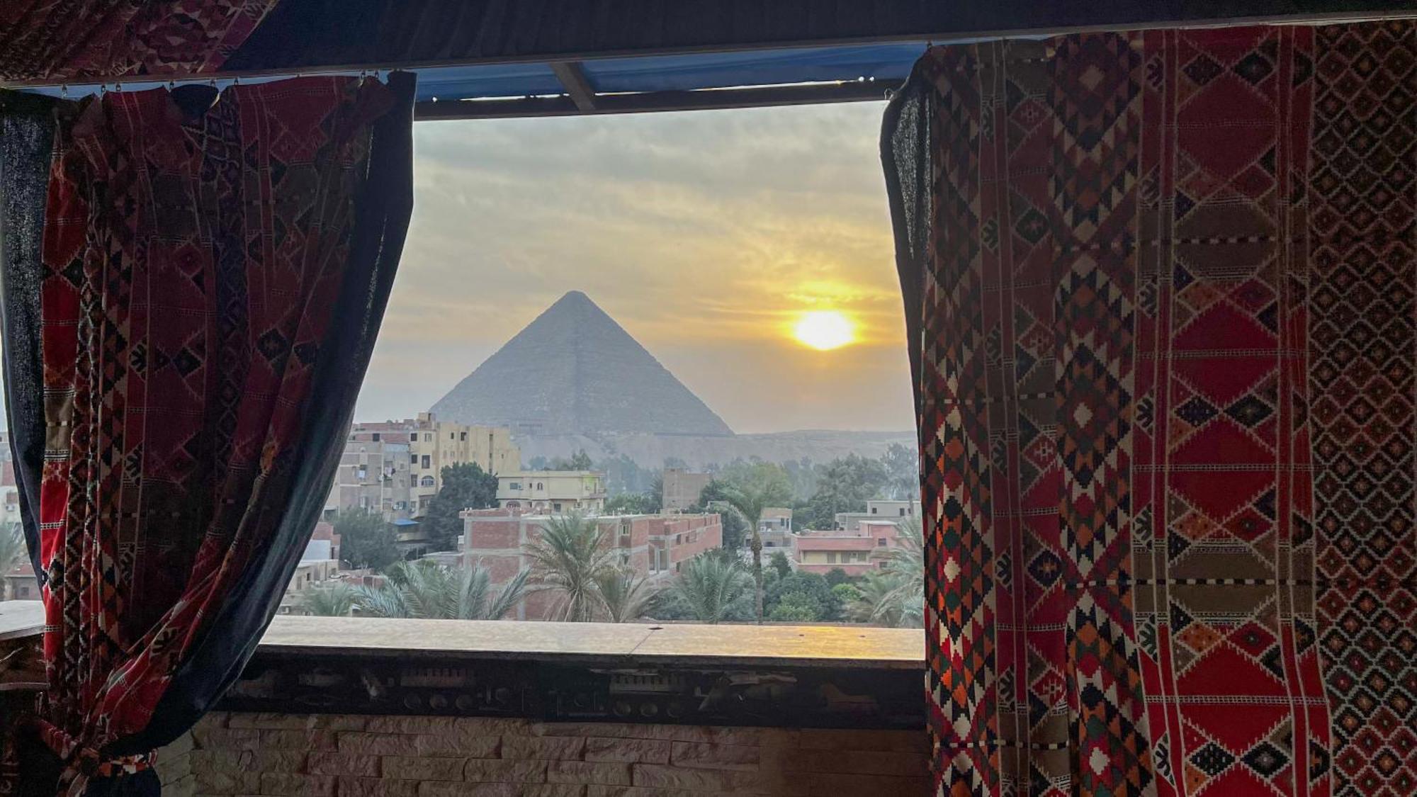 Master Pyramids Hotel Al Kawm al Akhdar Exteriör bild