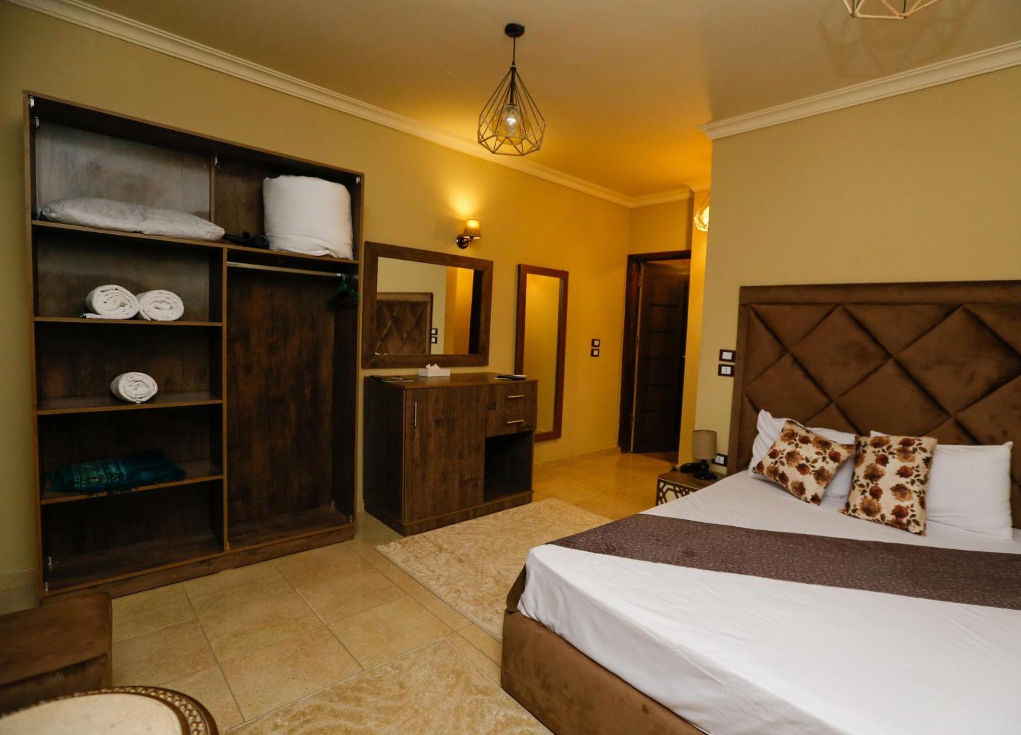 Master Pyramids Hotel Al Kawm al Akhdar Exteriör bild