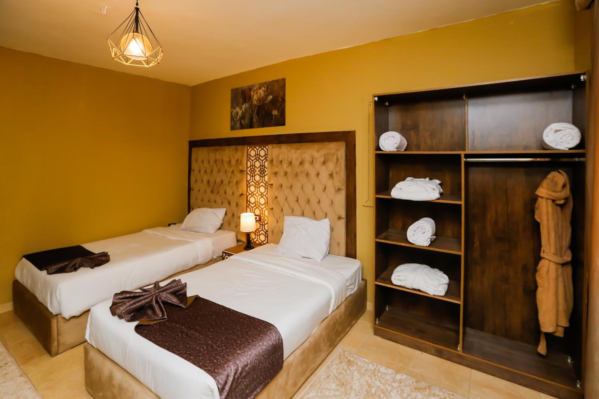 Master Pyramids Hotel Al Kawm al Akhdar Exteriör bild