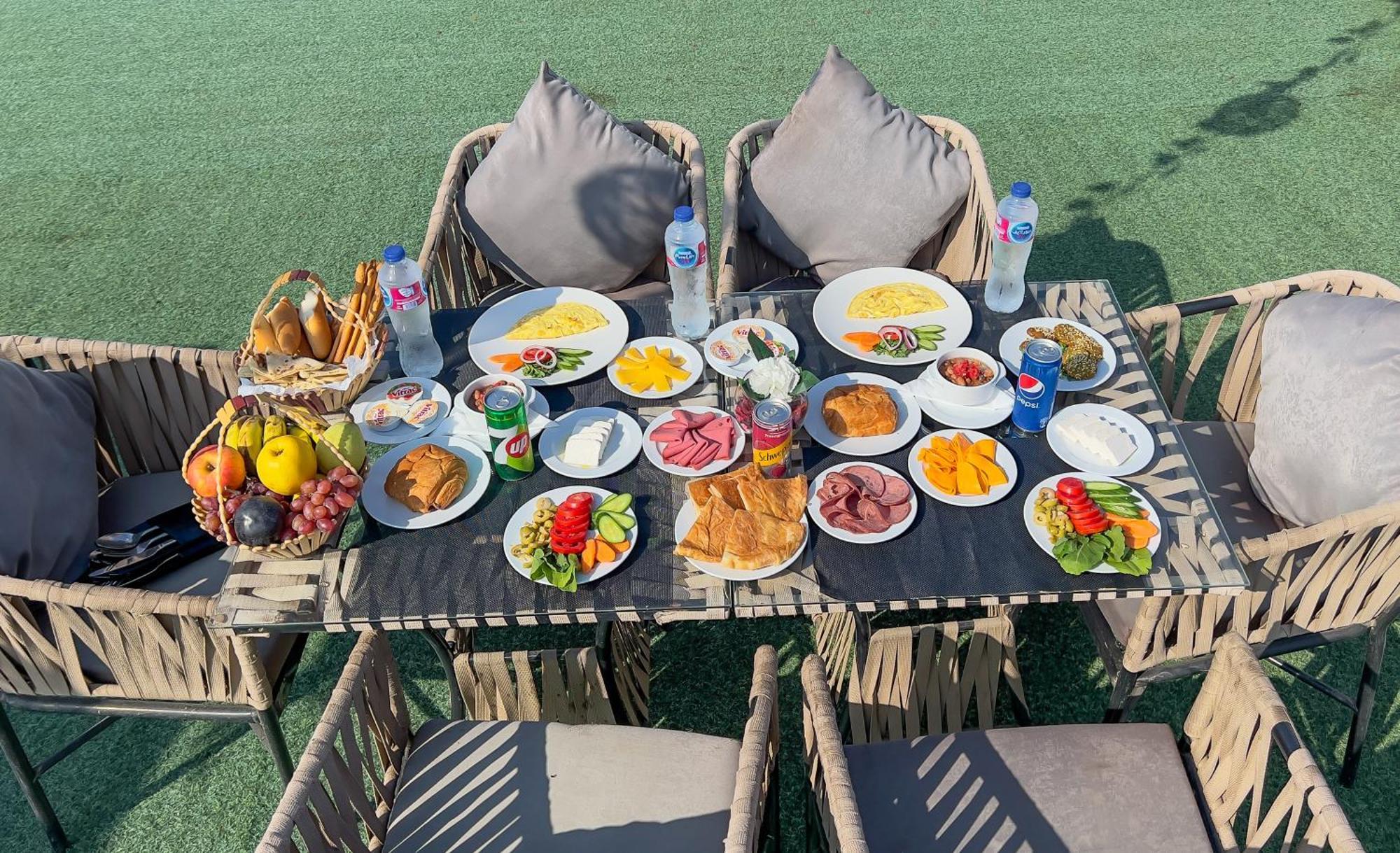 Master Pyramids Hotel Al Kawm al Akhdar Exteriör bild