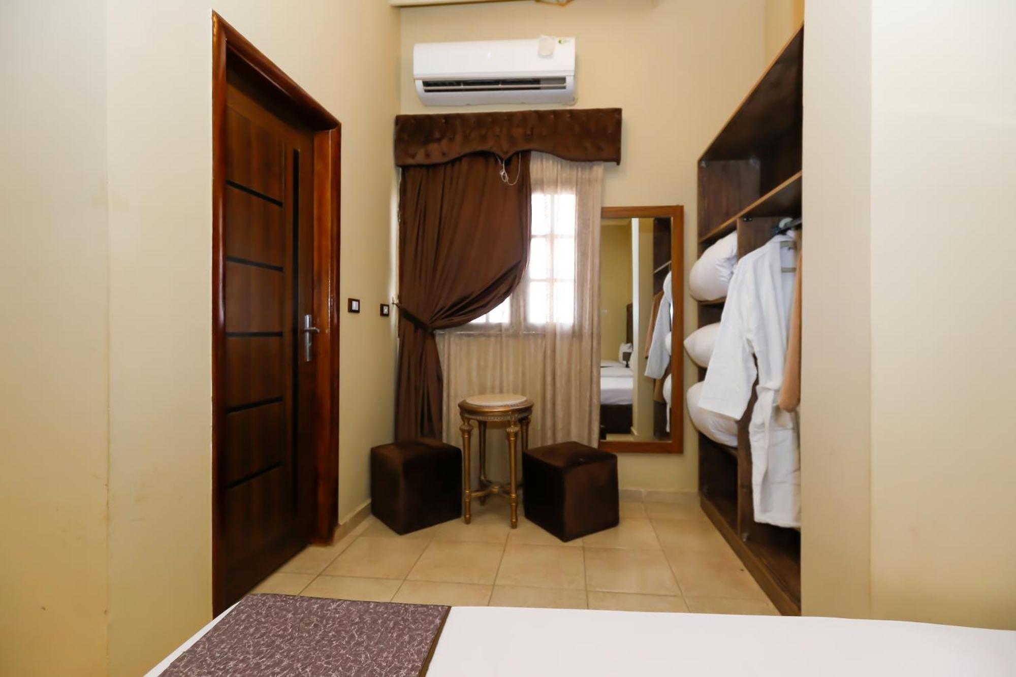 Master Pyramids Hotel Al Kawm al Akhdar Exteriör bild