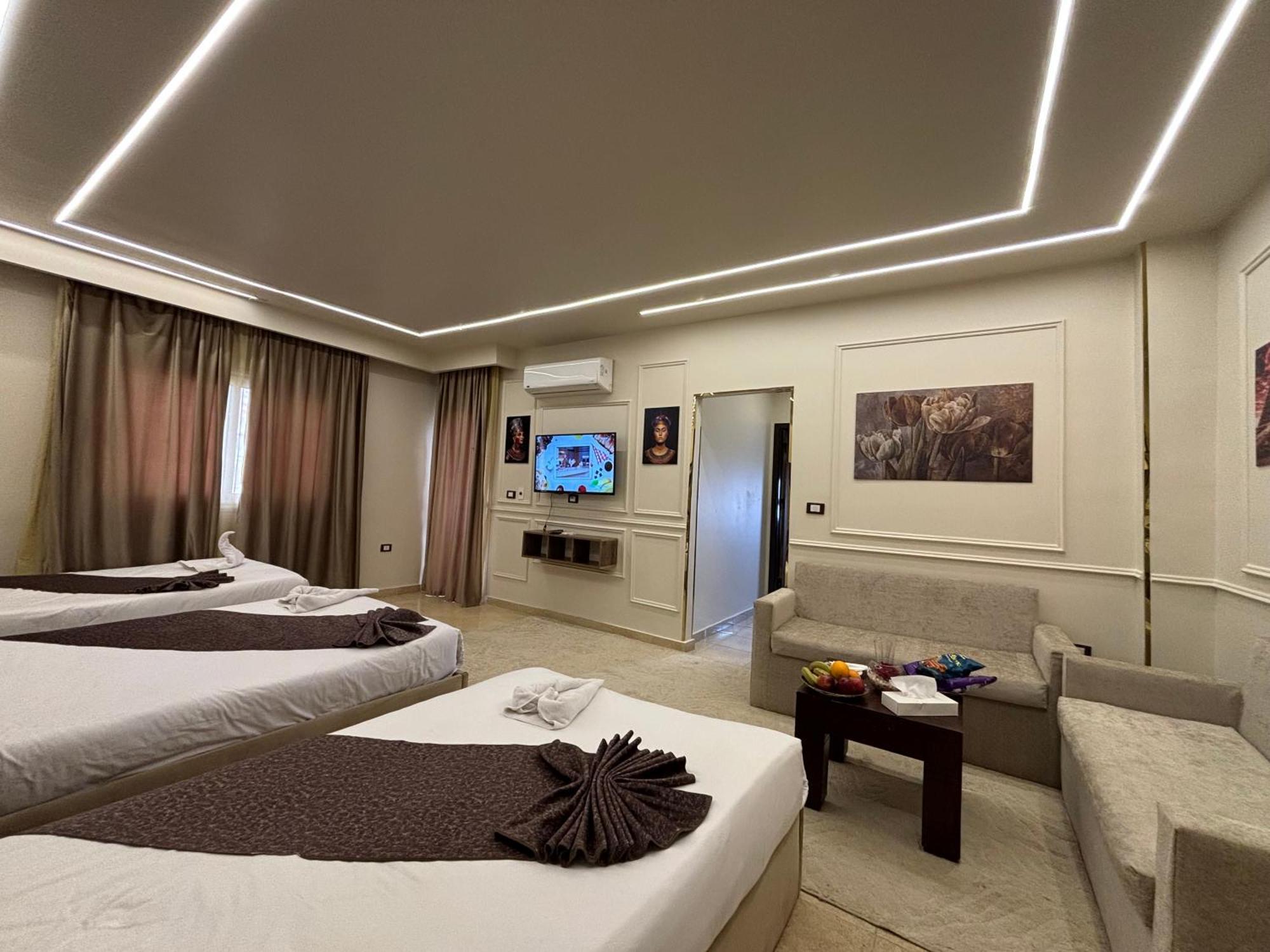 Master Pyramids Hotel Al Kawm al Akhdar Exteriör bild