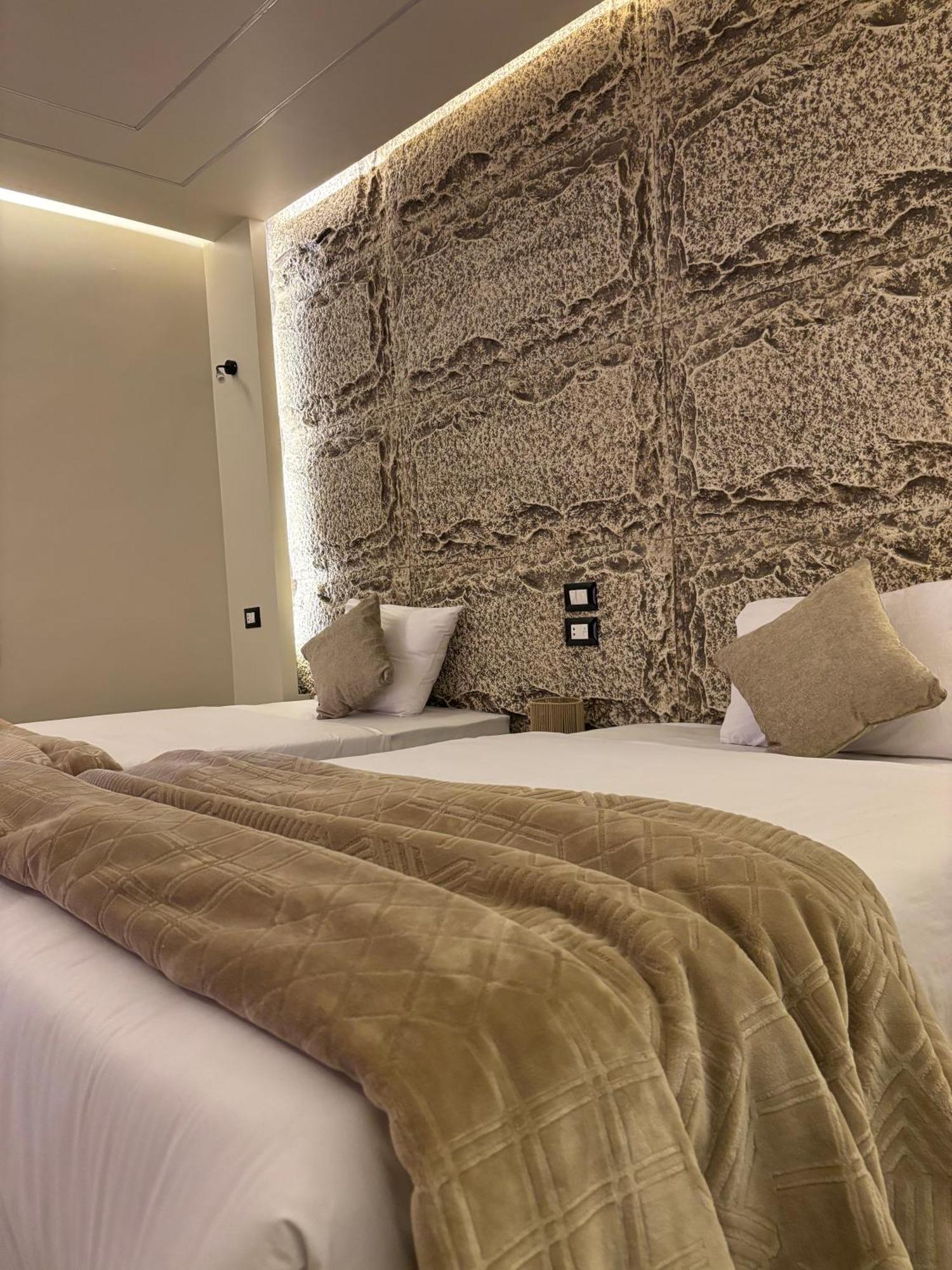 Master Pyramids Hotel Al Kawm al Akhdar Exteriör bild